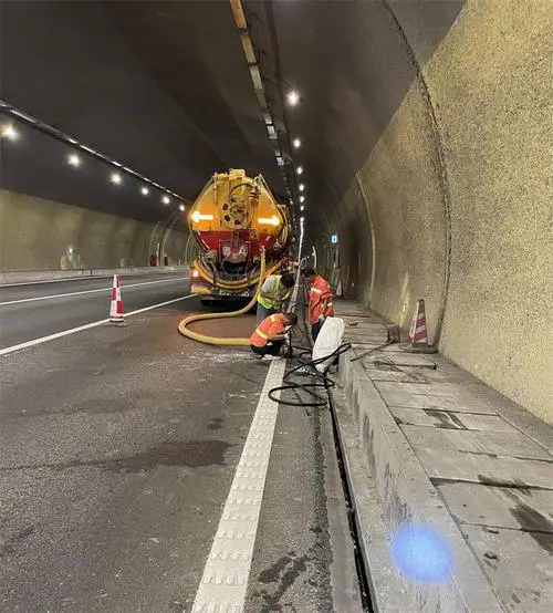 宿迁隧道排水渠清淤